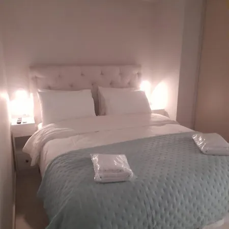 Perfect Strangers C1 Appartement