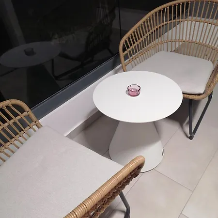 Perfect Strangers C1 Appartement *