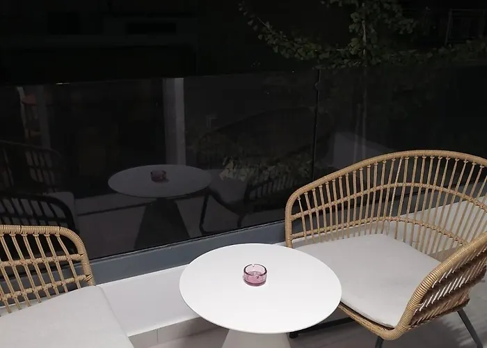 Perfect Strangers C1 Apartment *